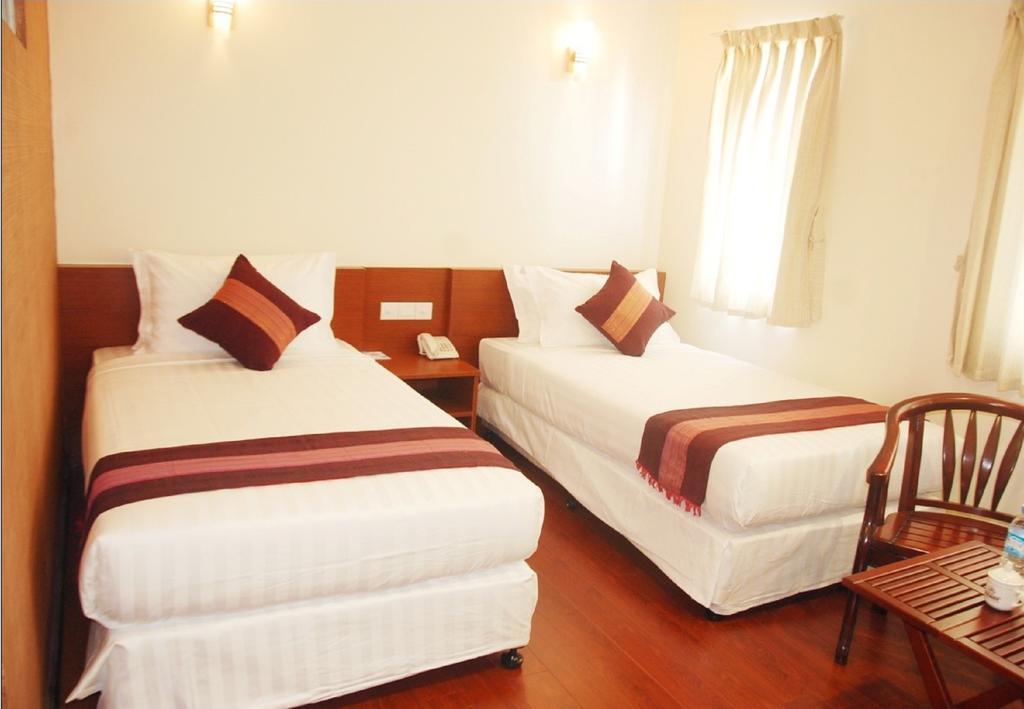 Hotel Memory Sittwe Exterior photo